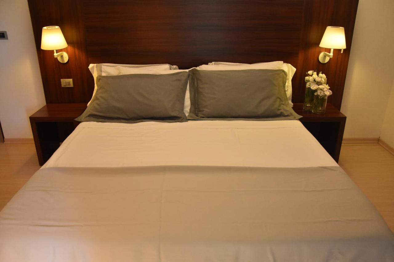 Delfina Palace Hotel Foligno Dış mekan fotoğraf