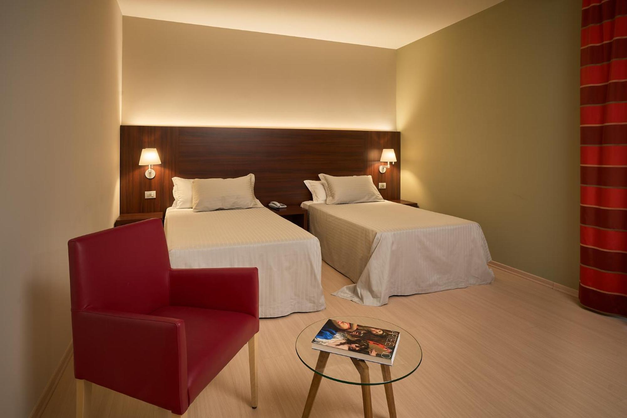 Delfina Palace Hotel Foligno Dış mekan fotoğraf