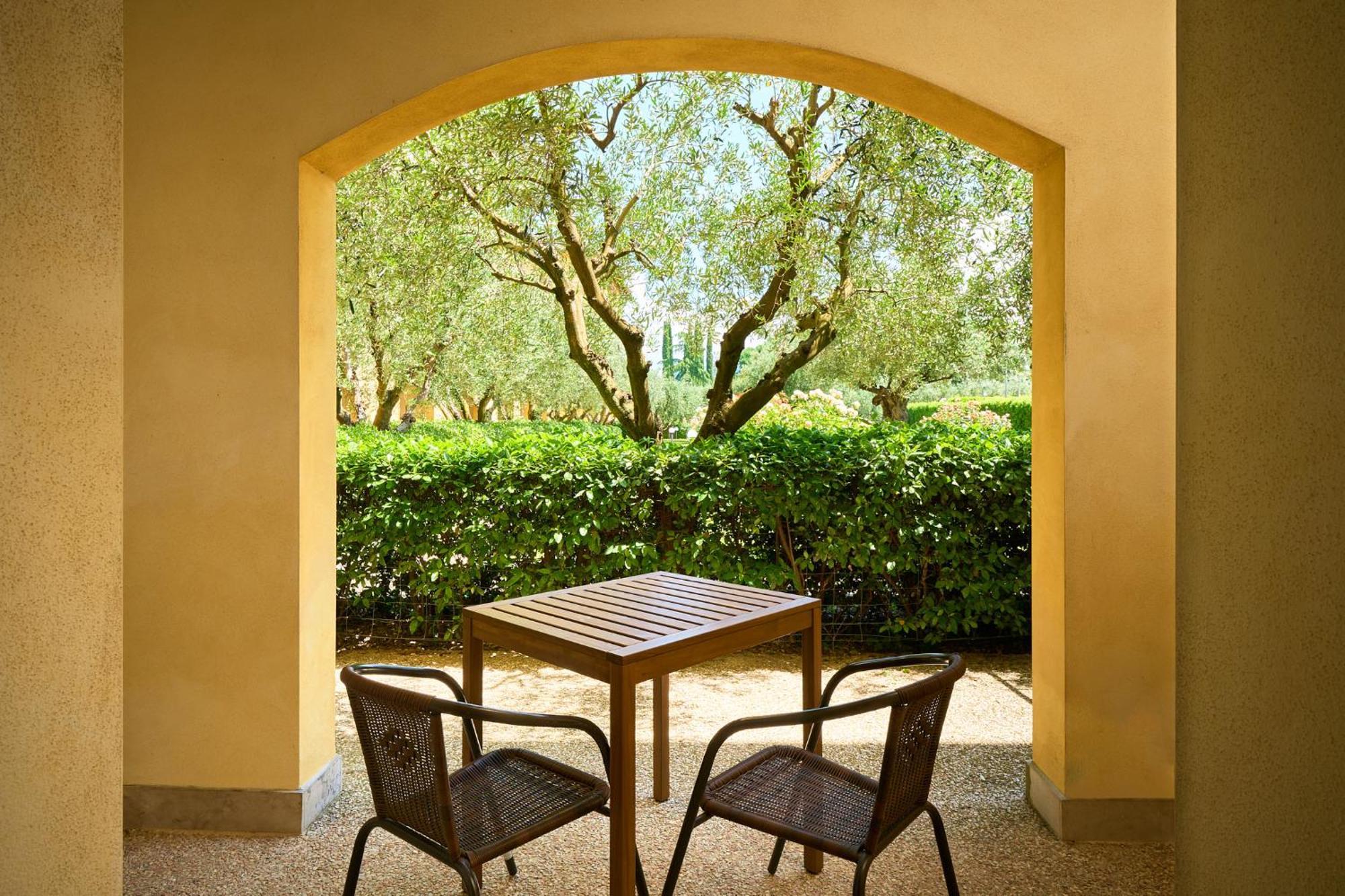 Delfina Palace Hotel Foligno Dış mekan fotoğraf
