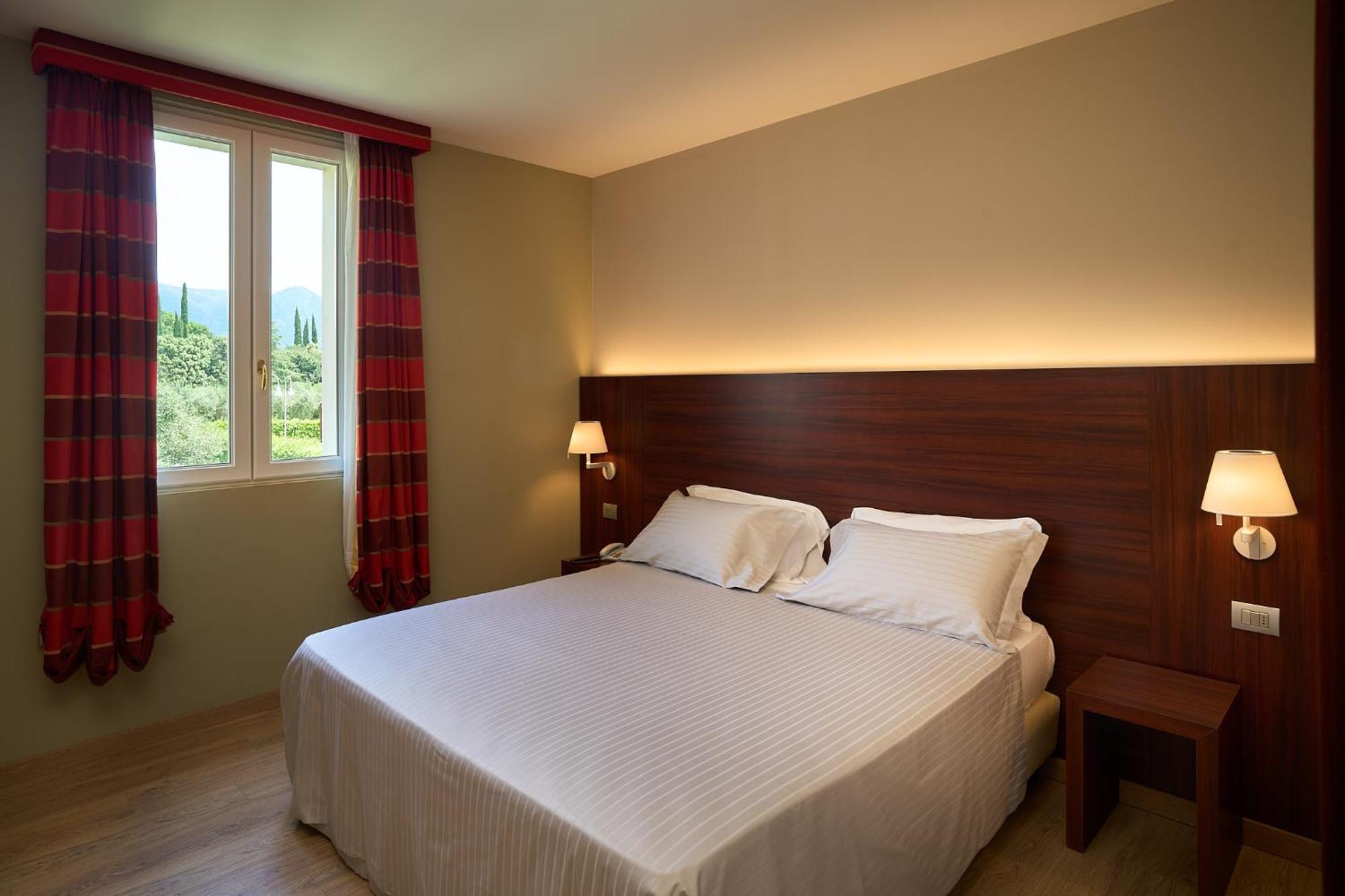 Delfina Palace Hotel Foligno Dış mekan fotoğraf