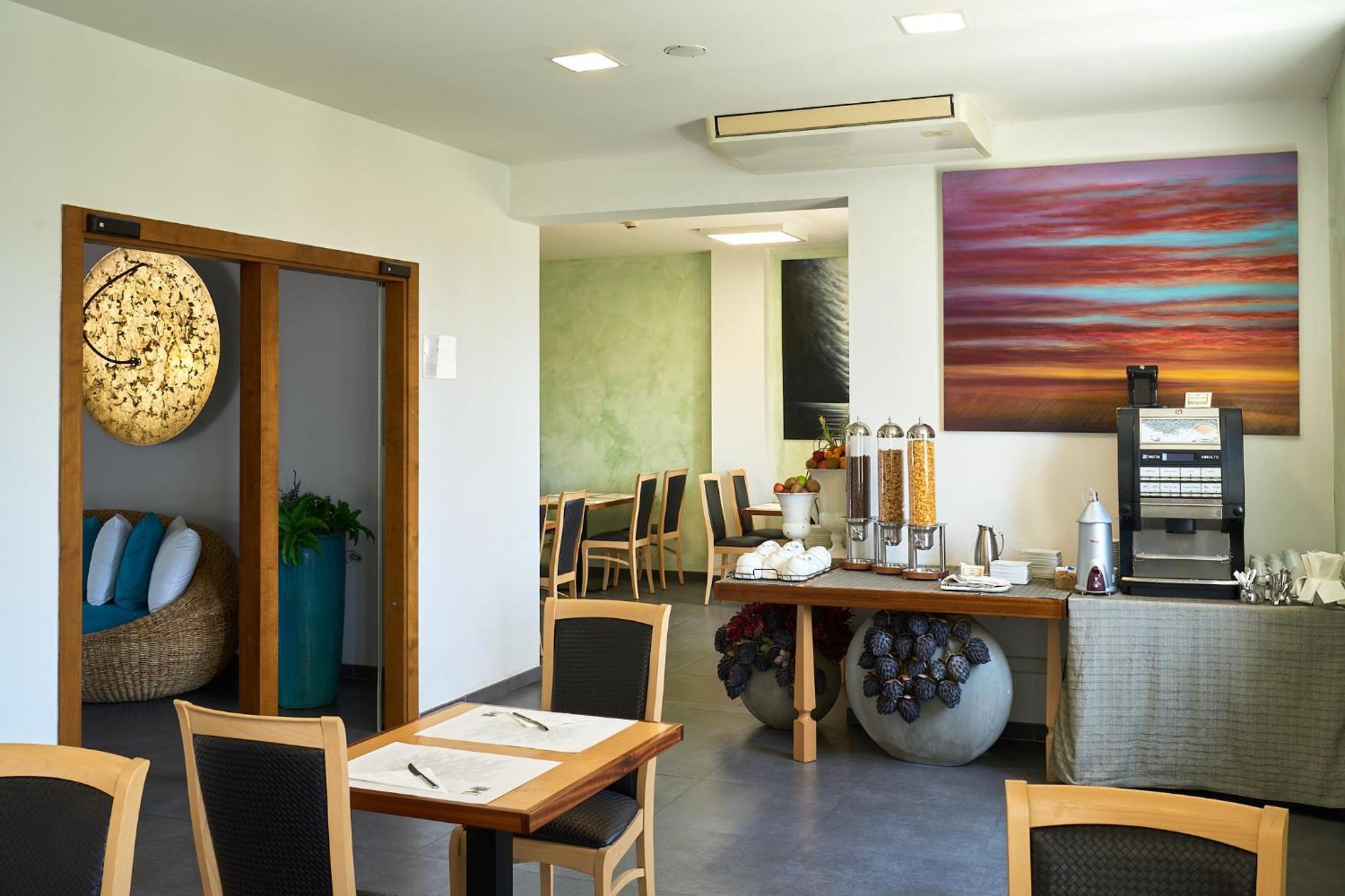 Delfina Palace Hotel Foligno Dış mekan fotoğraf