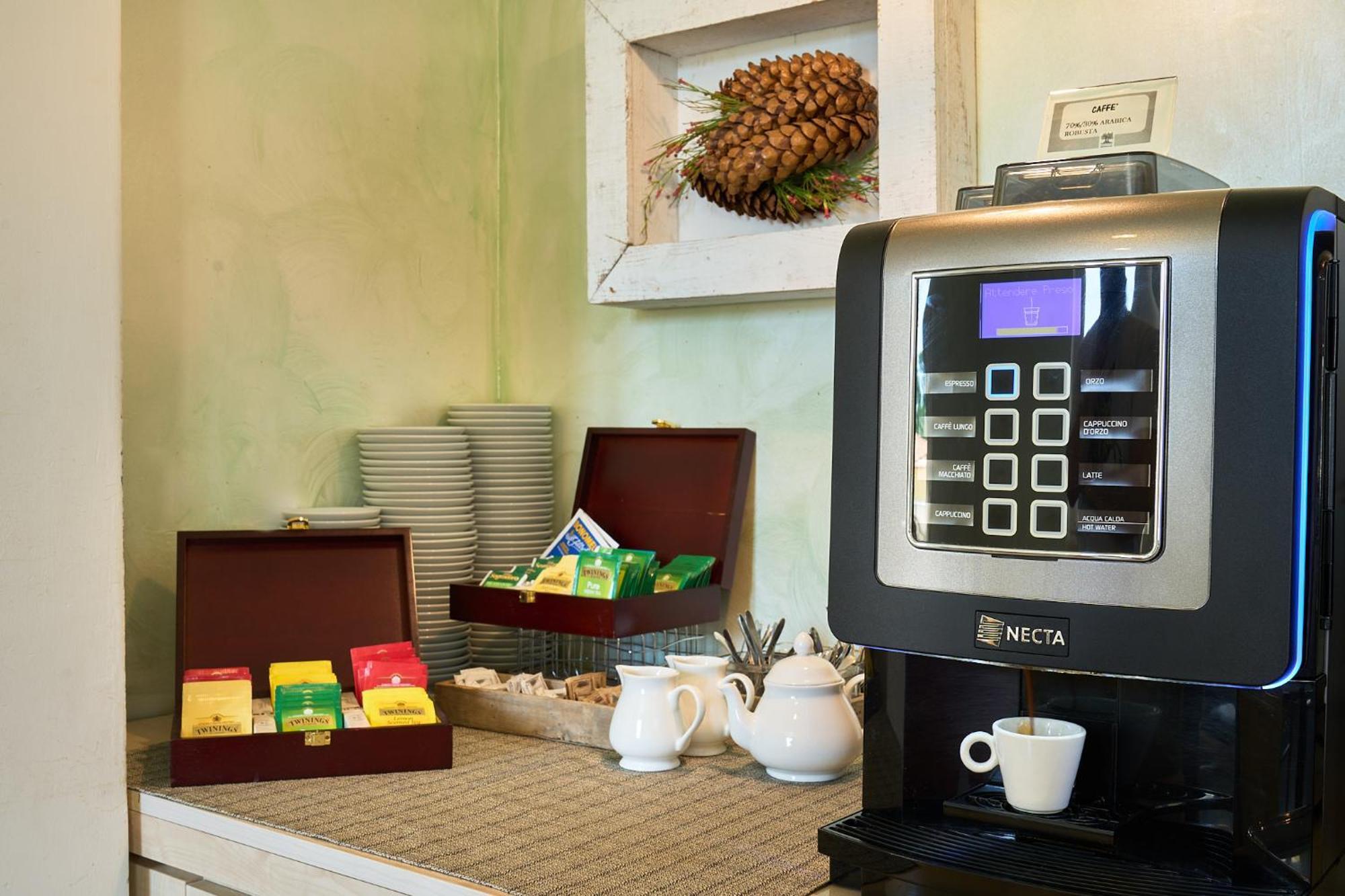 Delfina Palace Hotel Foligno Dış mekan fotoğraf