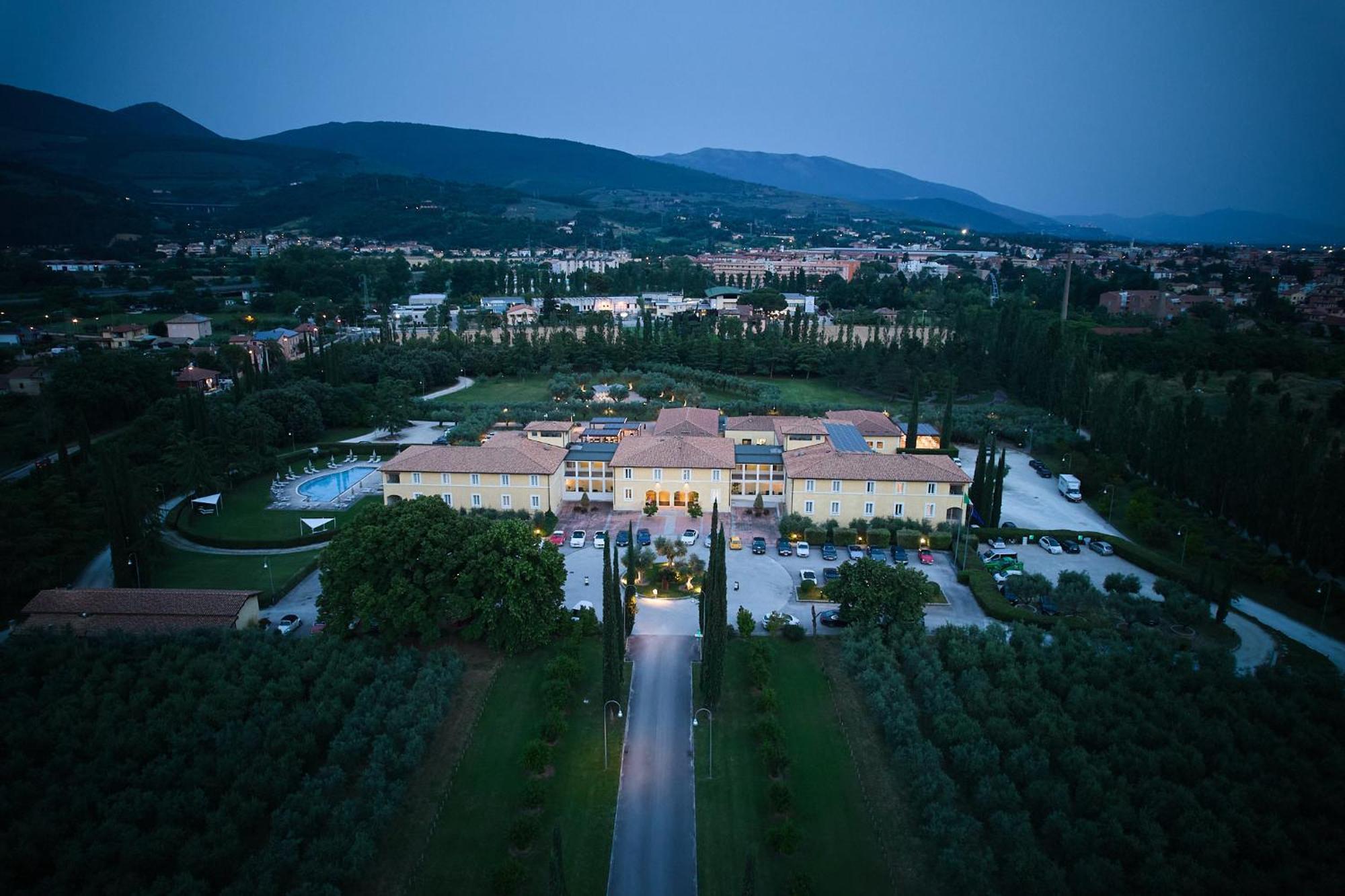 Delfina Palace Hotel Foligno Dış mekan fotoğraf