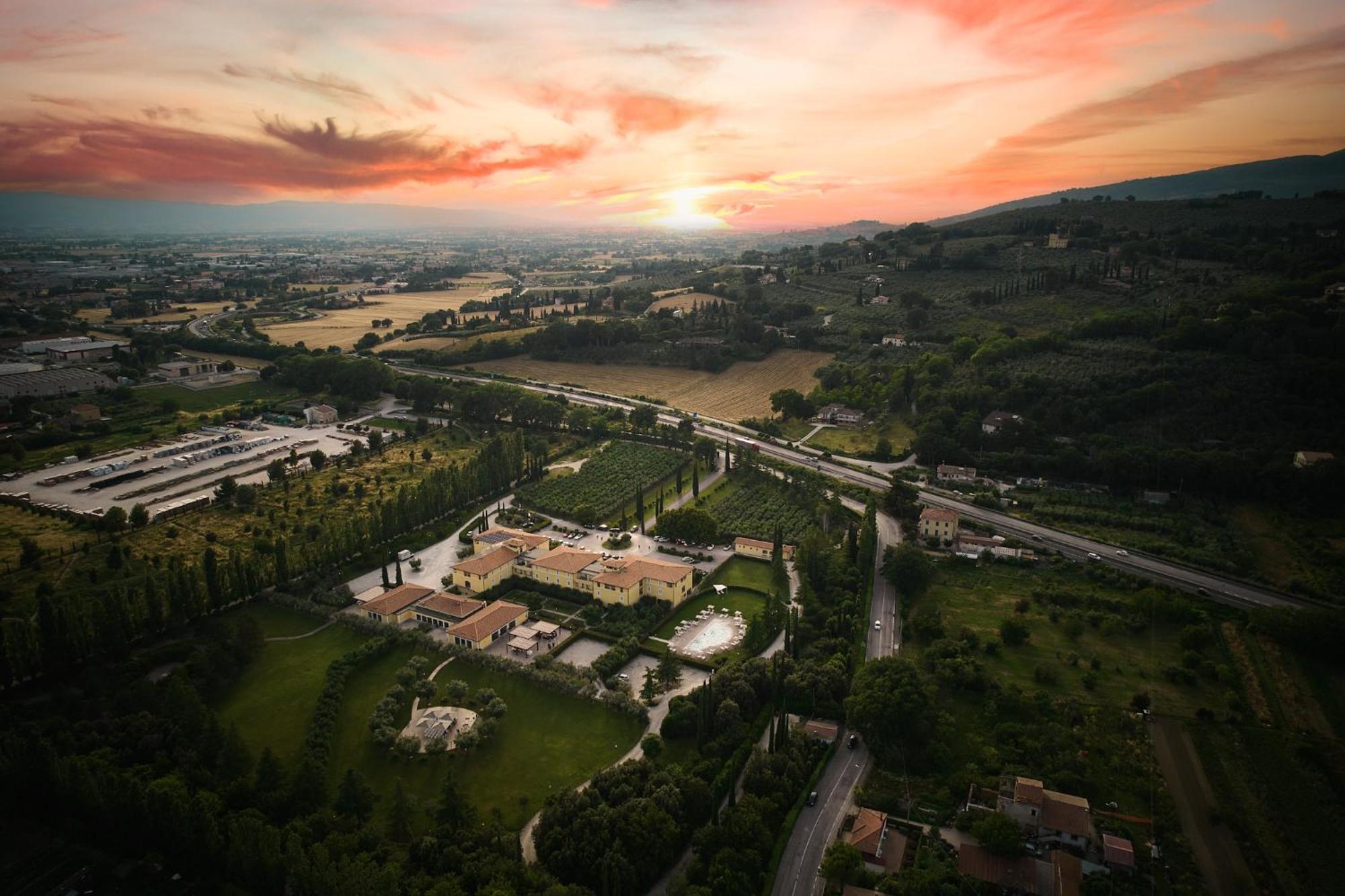 Delfina Palace Hotel Foligno Dış mekan fotoğraf