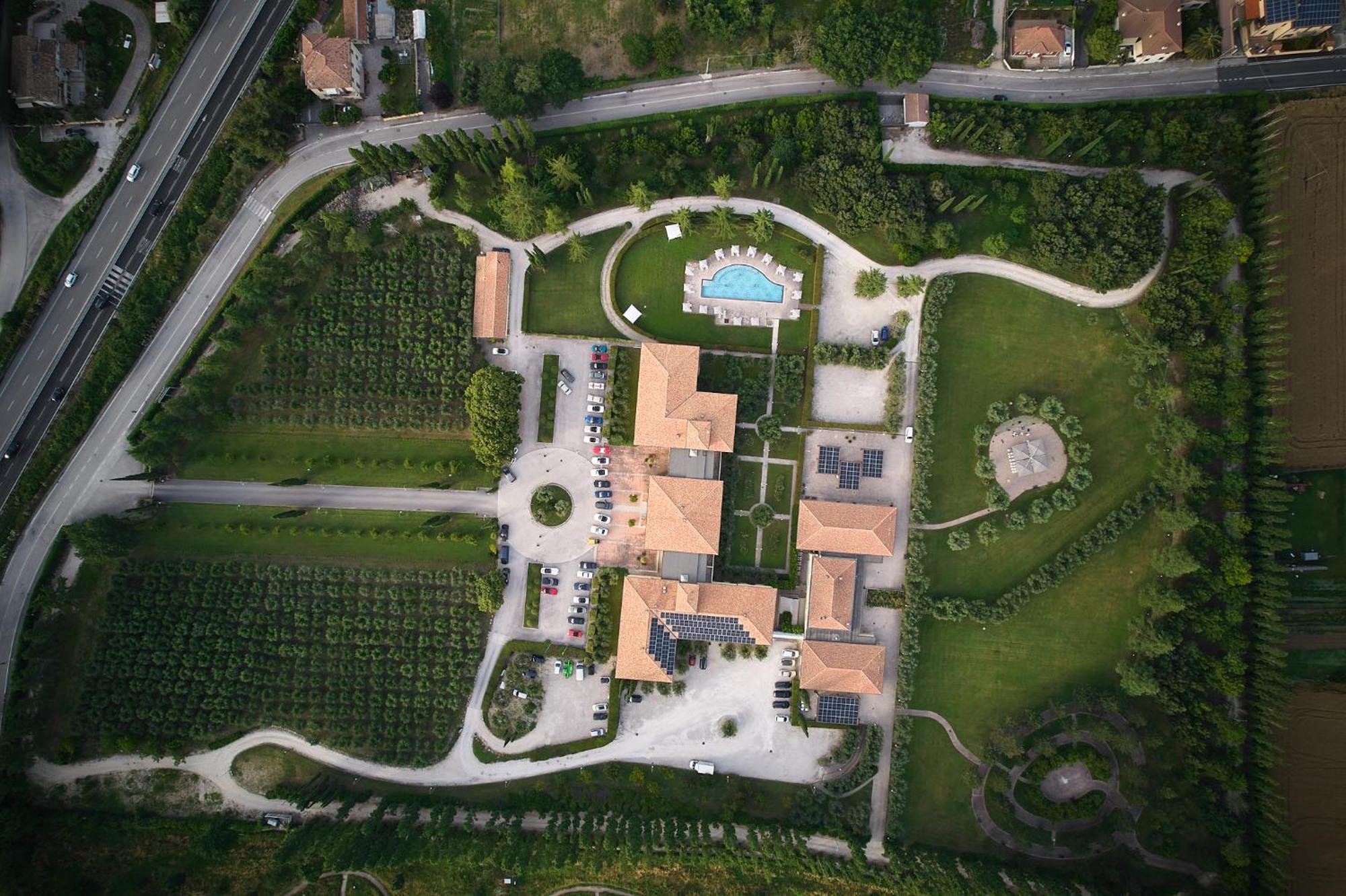 Delfina Palace Hotel Foligno Dış mekan fotoğraf
