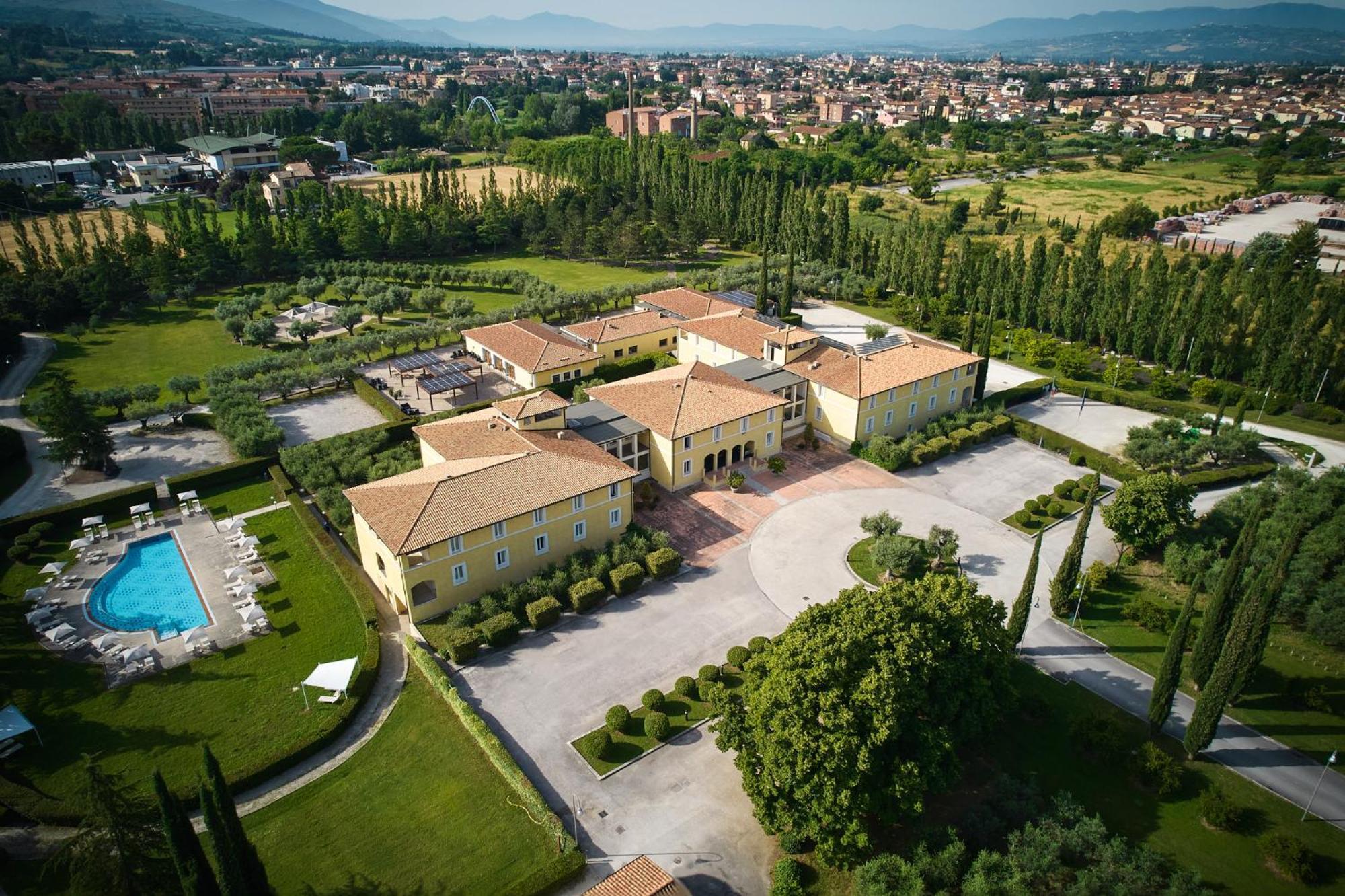 Delfina Palace Hotel Foligno Dış mekan fotoğraf