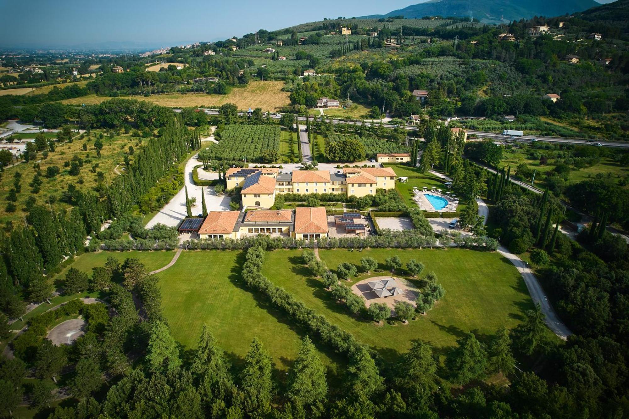 Delfina Palace Hotel Foligno Dış mekan fotoğraf