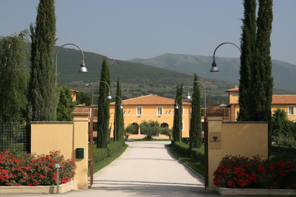 Delfina Palace Hotel Foligno Dış mekan fotoğraf